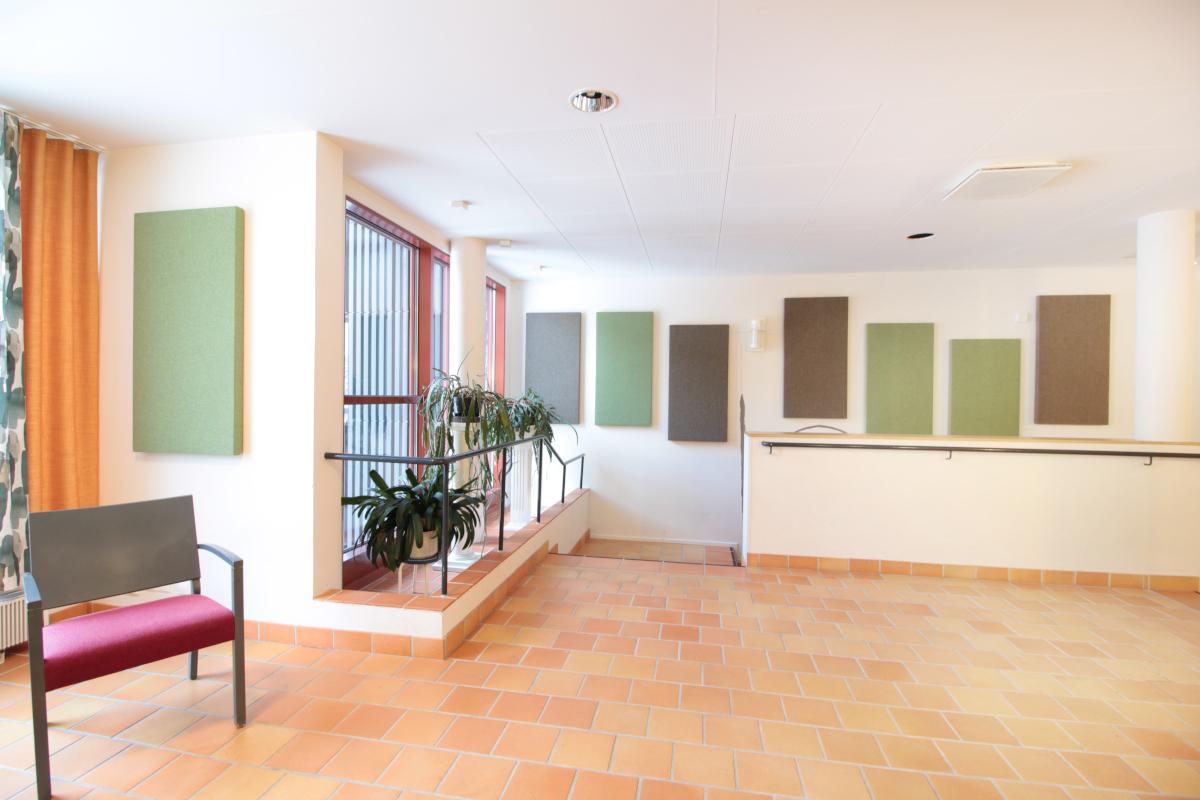 Hush akustiikkapaneelit Salon seurakuntatalon seinällä 4